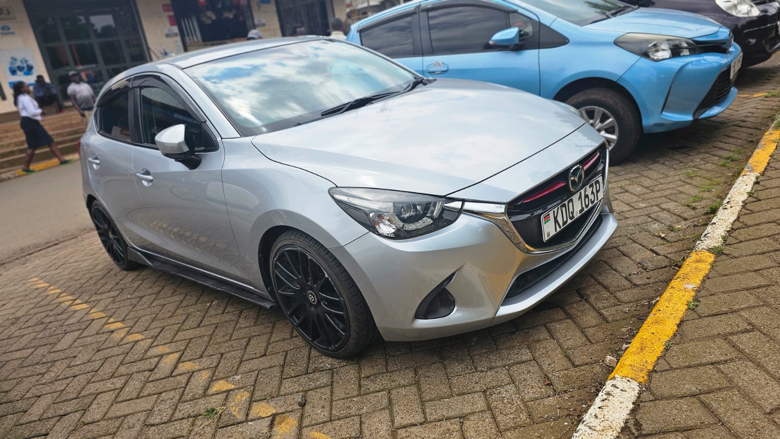 Best cars in kenya - mazda-demio-iid-1019