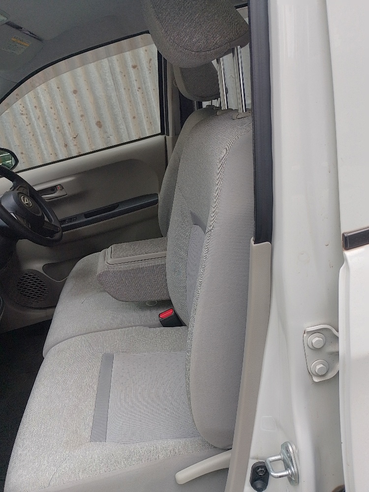 Best cars in kenya - daihatsu-boon-iid-1032