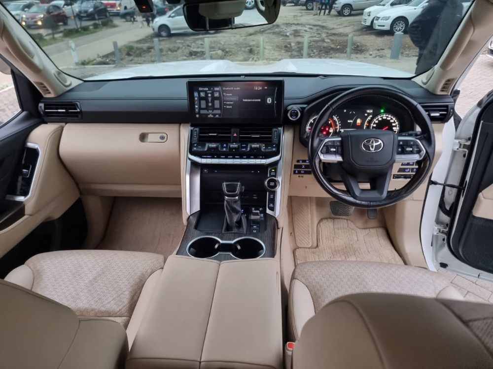 Best cars in kenya - toyota-land-cruiser-iid-1076