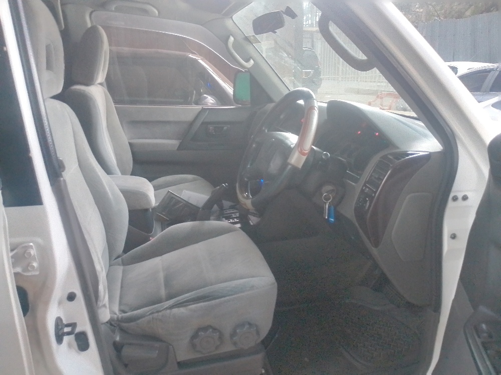 Best cars in kenya - mitsubishi-pajero-iid-1063