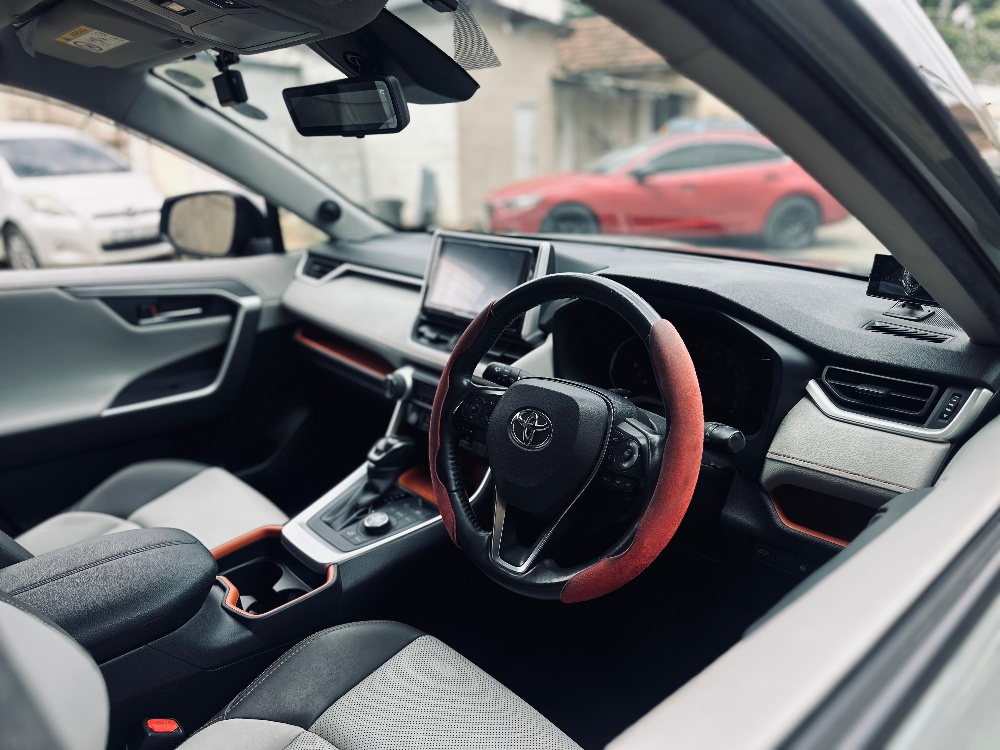 Best cars in kenya - toyota-rav-4-iid-1048