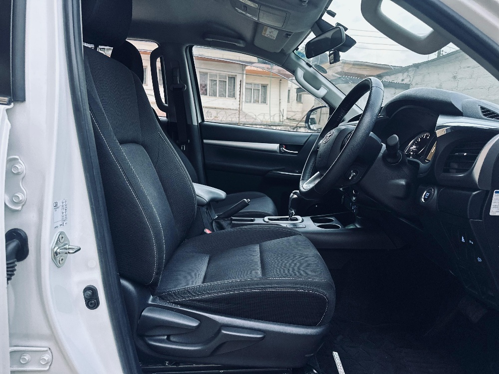 Best cars in kenya - toyota-hilux-iid-1041