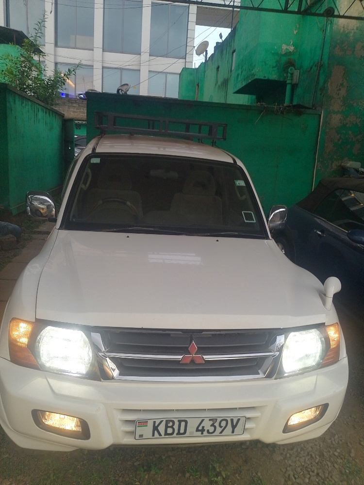 Best cars in kenya - mitsubishi-pajero-iid-1063