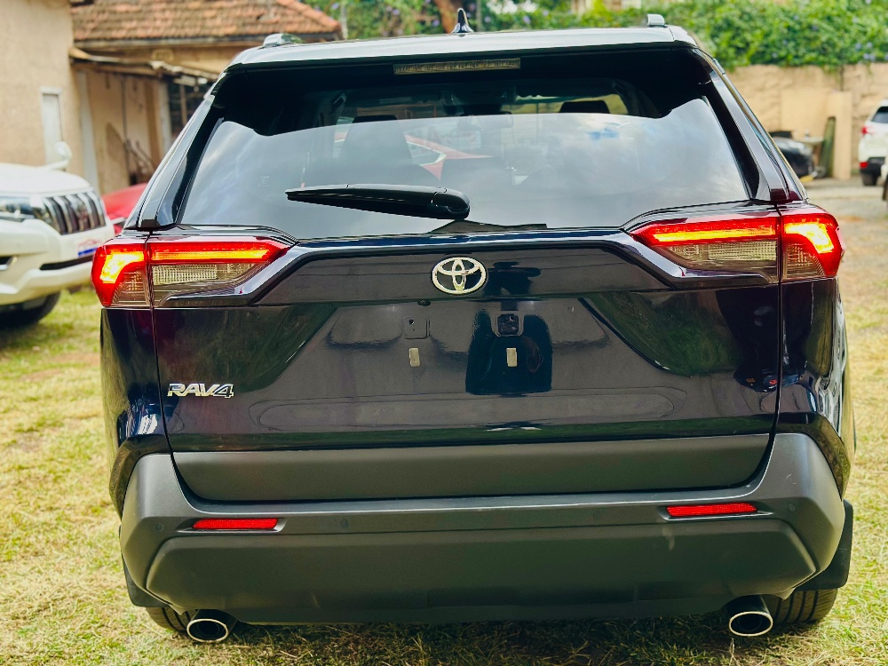 Best cars in kenya - toyota-rav-4-iid-1047