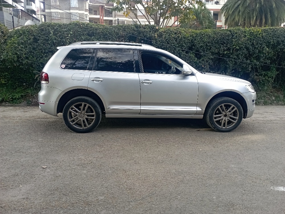 Best cars in kenya - volkswagen-toureg-iid-1067