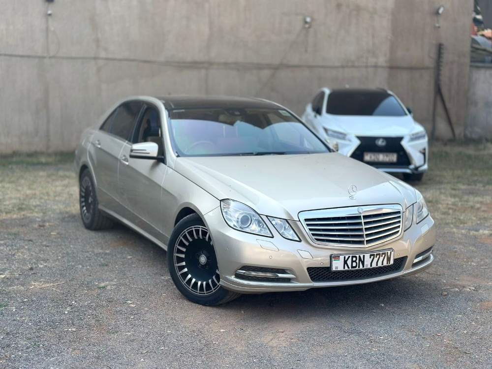 Best cars in kenya - mercedes-benz-e-300-iid-1082