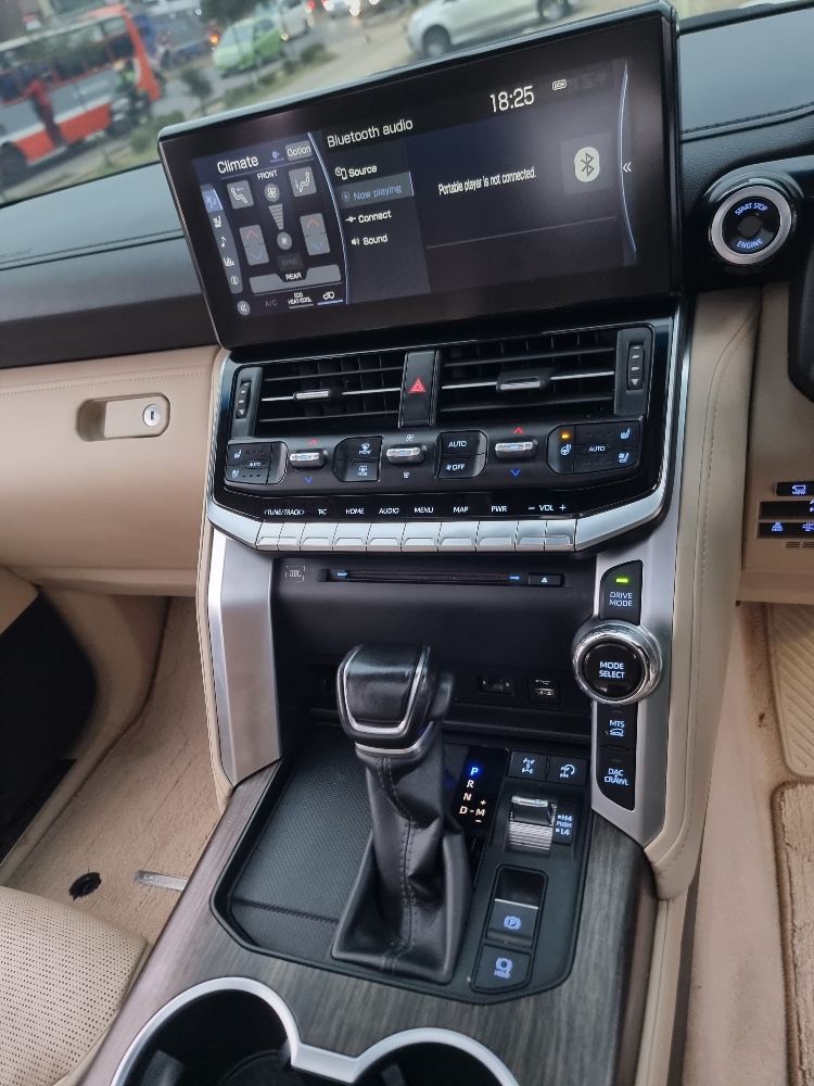 Best cars in kenya - toyota-land-cruiser-iid-1076
