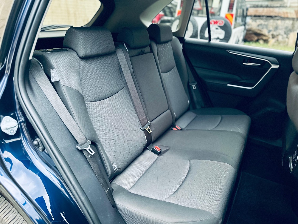 Best cars in kenya - toyota-rav-4-iid-1047