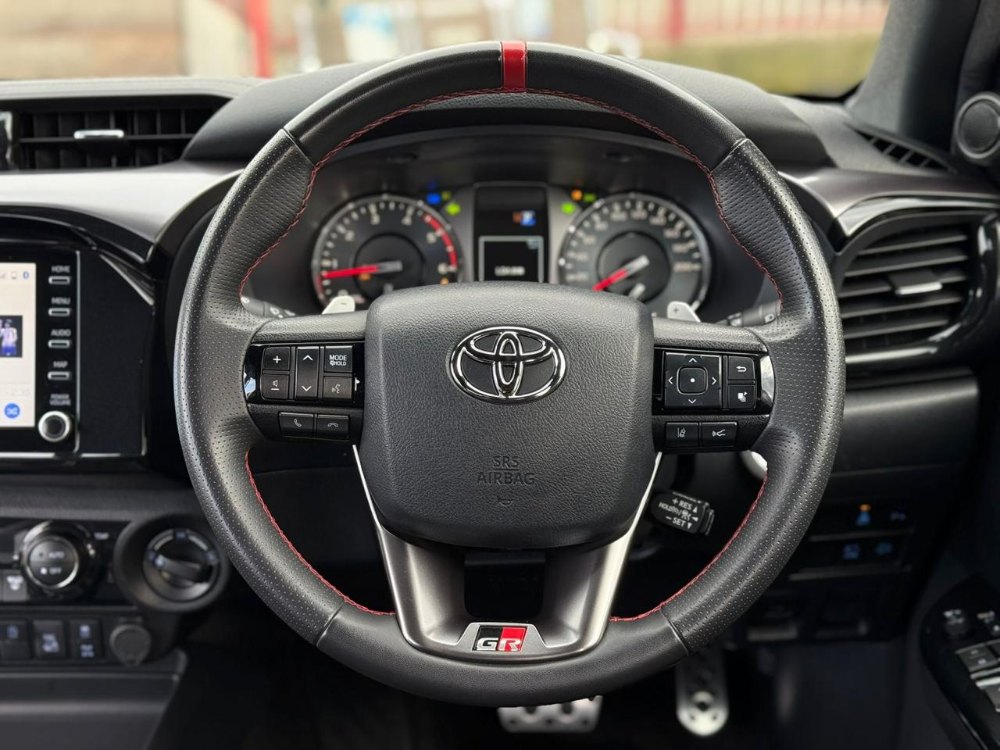 Best cars in kenya - toyota-hilux-iid-1073