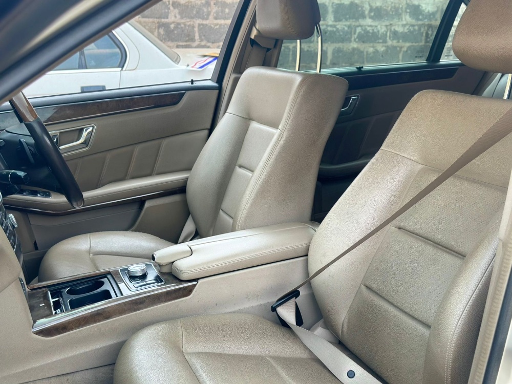 Best cars in kenya - mercedes-benz-e-300-iid-1082