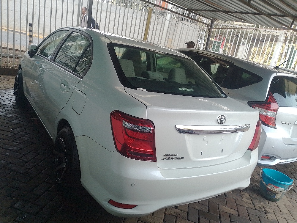 Best cars in kenya - toyota-axio-iid-1038