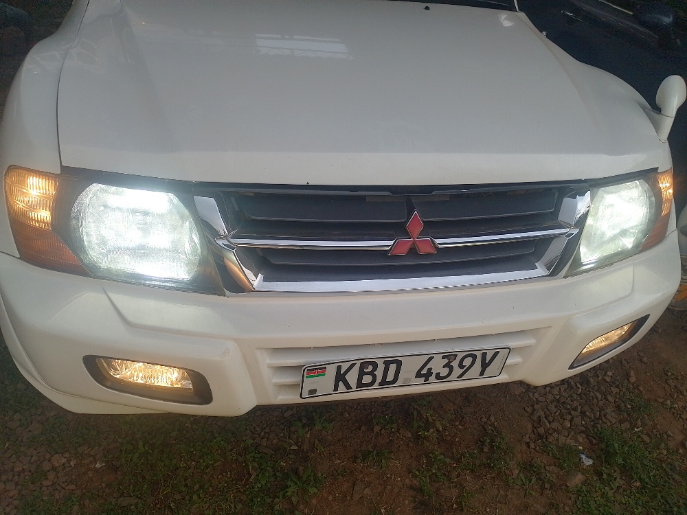 Best cars in kenya - mitsubishi-pajero-iid-1063