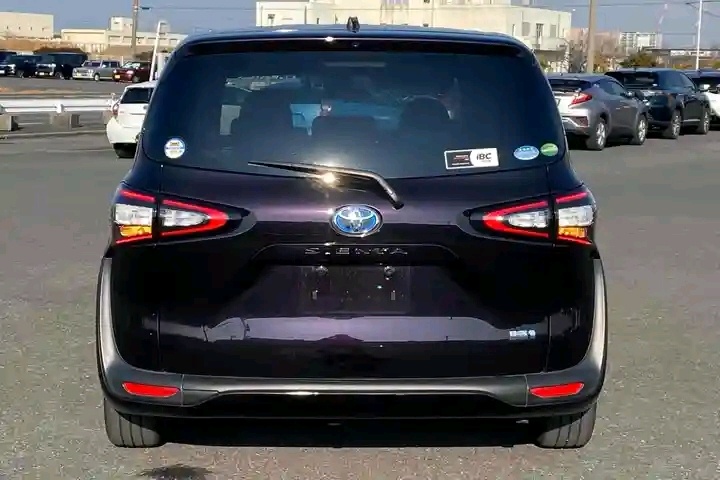Best cars in kenya - toyota-sienta-iid-1043