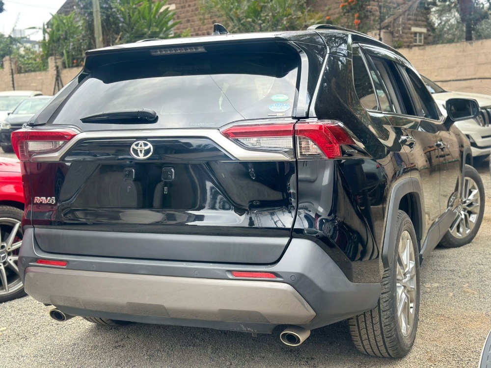 Best cars in kenya - toyota-rav-4-iid-1052