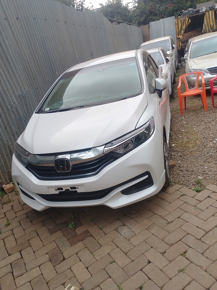 Best cars in kenya - honda-shuttle-iid-1037
