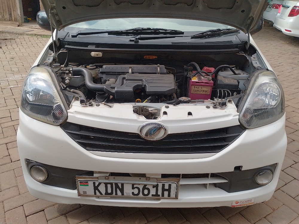 Best cars in kenya - daihatsu-mira-iid-1065