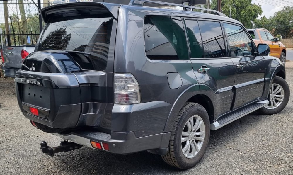 Best cars in kenya - mitsubishi-pajero-iid-1070
