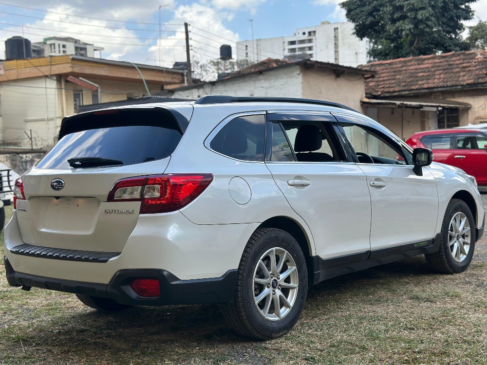 Best cars in kenya - subaru-outback-iid-1081