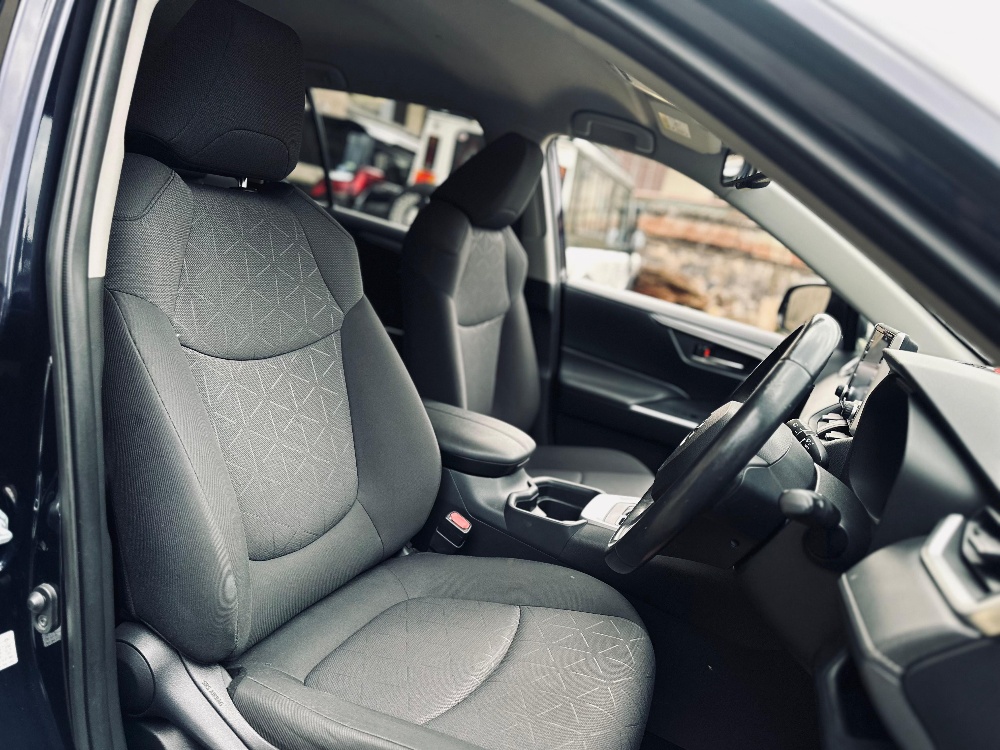 Best cars in kenya - toyota-rav-4-iid-1047