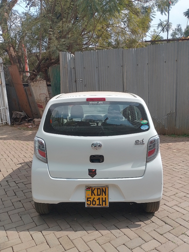 Best cars in kenya - daihatsu-mira-iid-1065