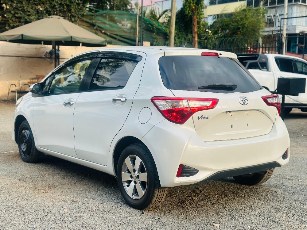 Best cars in kenya - toyota-vitz-iid-1046