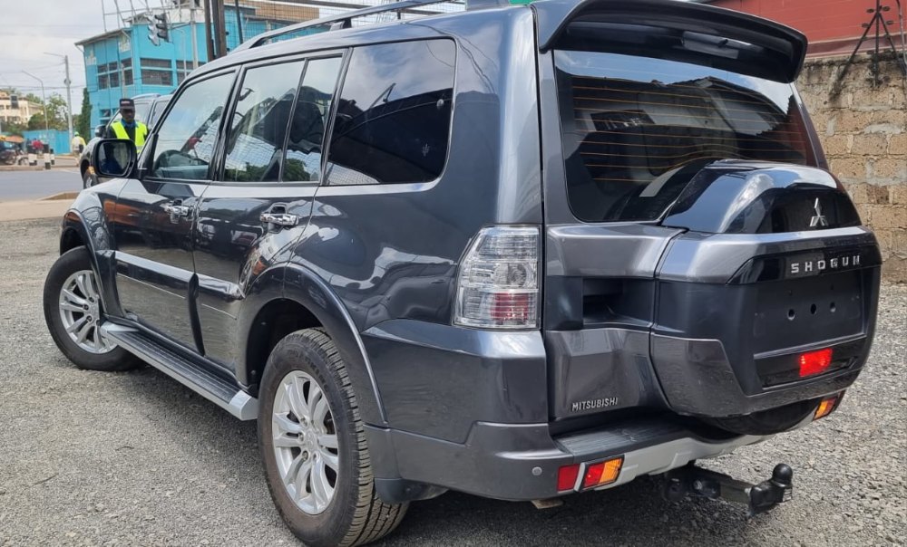 Best cars in kenya - mitsubishi-pajero-iid-1070