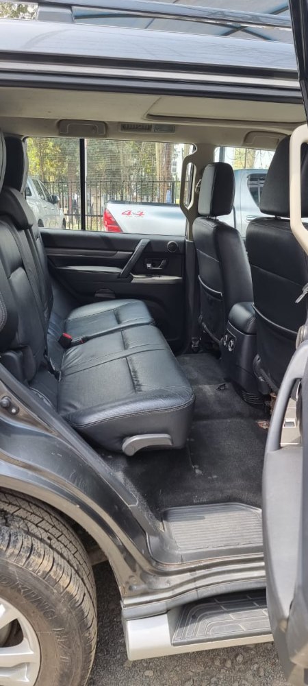 Best cars in kenya - mitsubishi-pajero-iid-1070