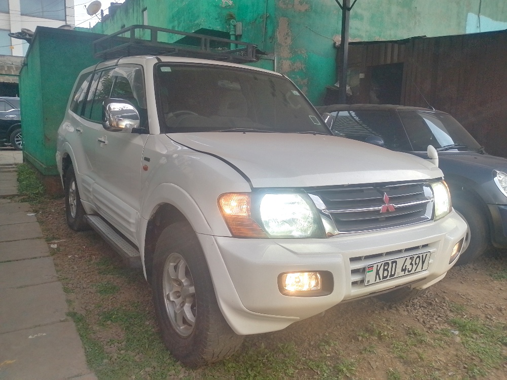 Best cars in kenya - mitsubishi-pajero-iid-1063