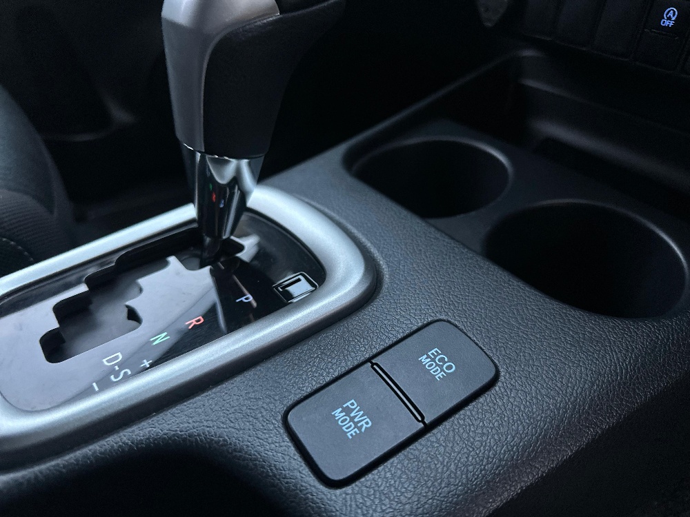 Best cars in kenya - toyota-hilux-iid-1041