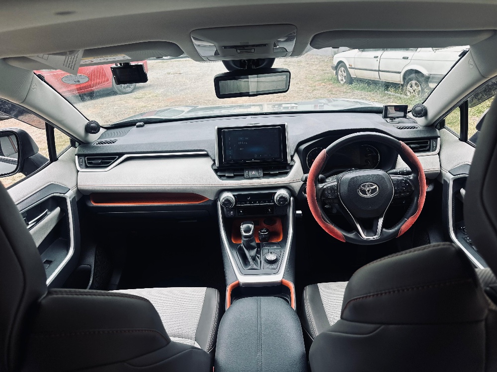 Best cars in kenya - toyota-rav-4-iid-1048