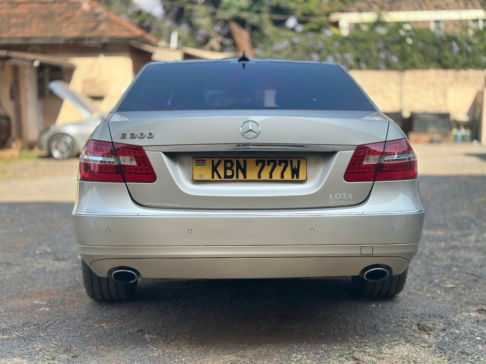 Best cars in kenya - mercedes-benz-e-300-iid-1082