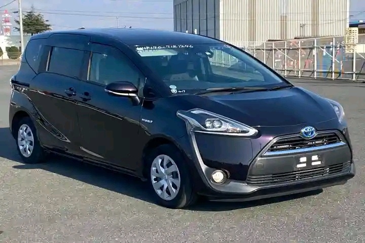Best cars in kenya - toyota-sienta-iid-1043