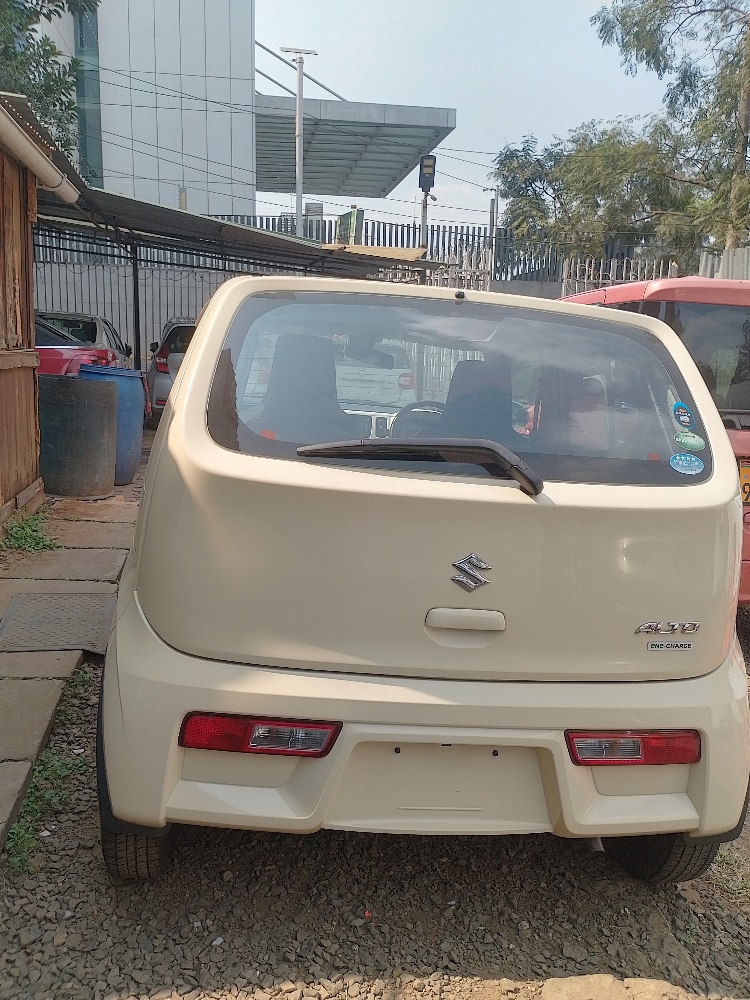 Best cars in kenya - suzuki-alto-iid-1054