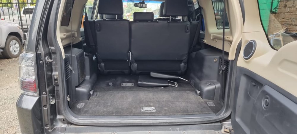 Best cars in kenya - mitsubishi-pajero-iid-1070