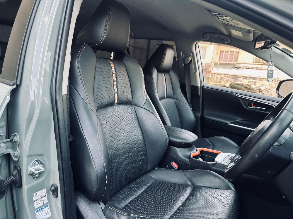 Best cars in kenya - toyota-rav-4-iid-1045
