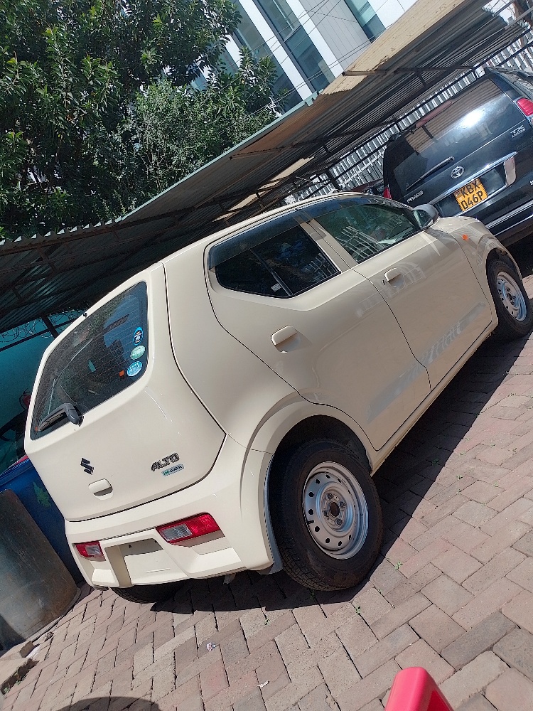 Best cars in kenya - suzuki-alto-iid-1035
