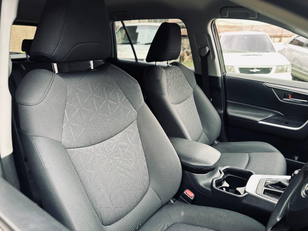 Best cars in kenya - toyota-rav-4-iid-1049